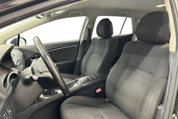 musta Toyota Avensis 2009 kuva 6.
