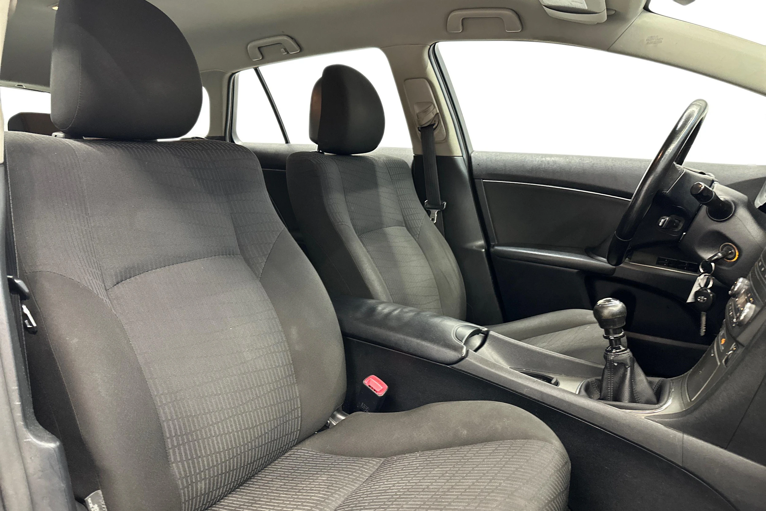 musta Toyota Avensis 2009 kuva 7.