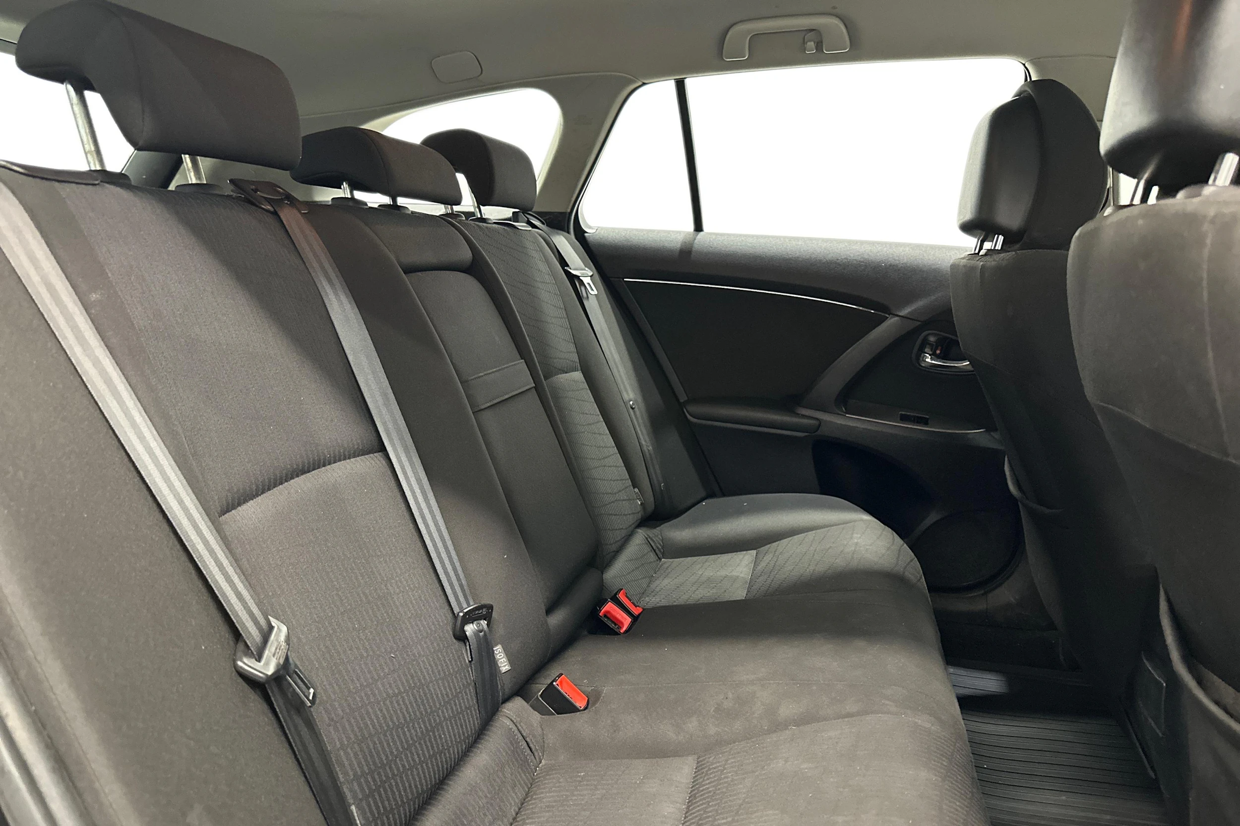 musta Toyota Avensis 2009 kuva 9.
