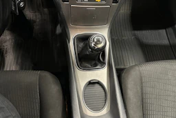 musta Toyota Avensis 2009 kuva 16.