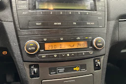 musta Toyota Avensis 2009 kuva 17.