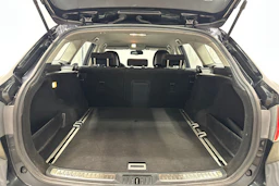 musta Toyota Avensis 2009 kuva 22.