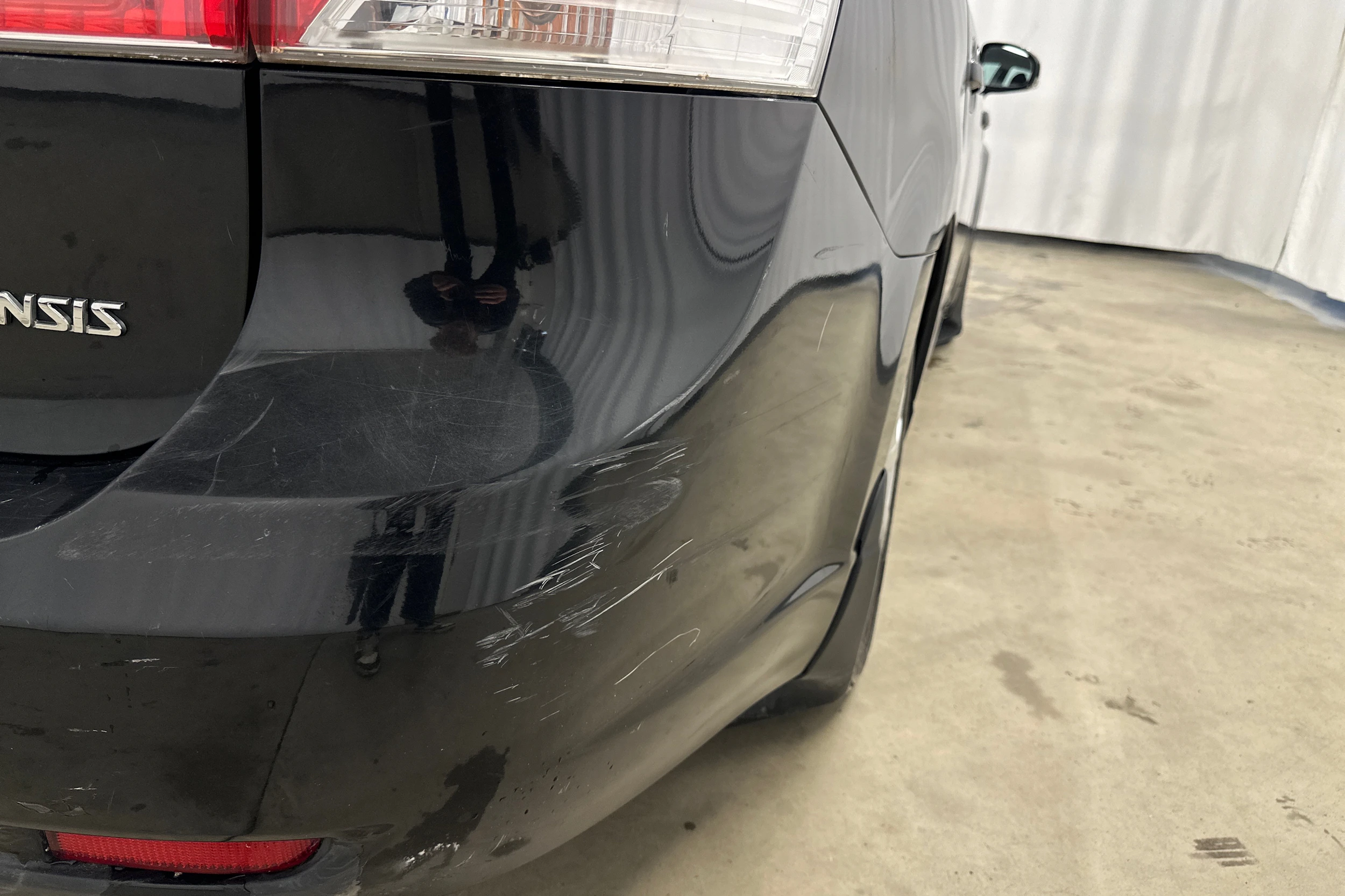 musta Toyota Avensis 2009 kuva 26.