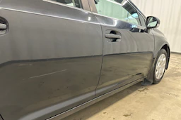musta Toyota Avensis 2009 kuva 27.
