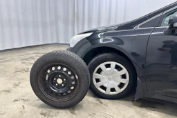 musta Toyota Avensis 2009 kuva 32.