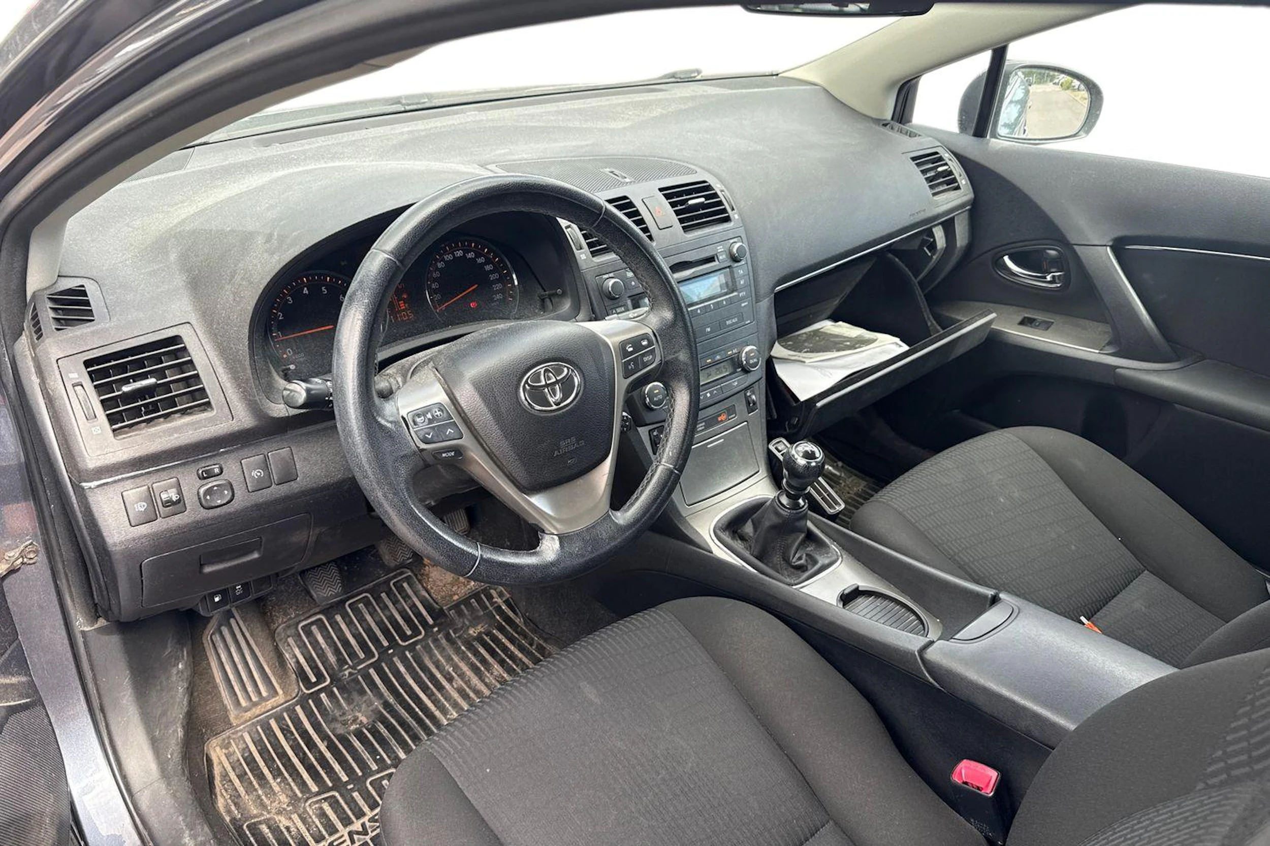 sininen Toyota Avensis 2009 kuva 3.