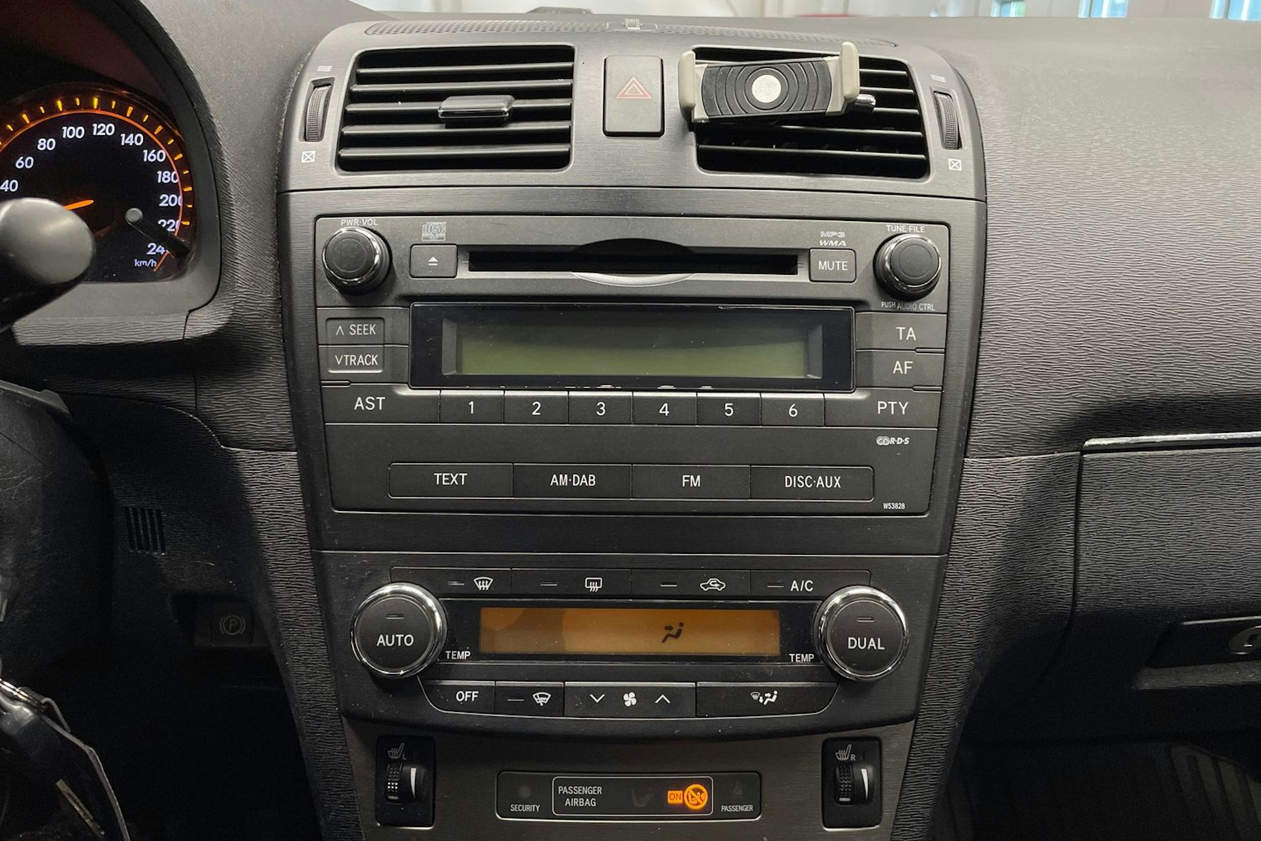 Hopea Toyota AVENSIS 2009 kuva 14.