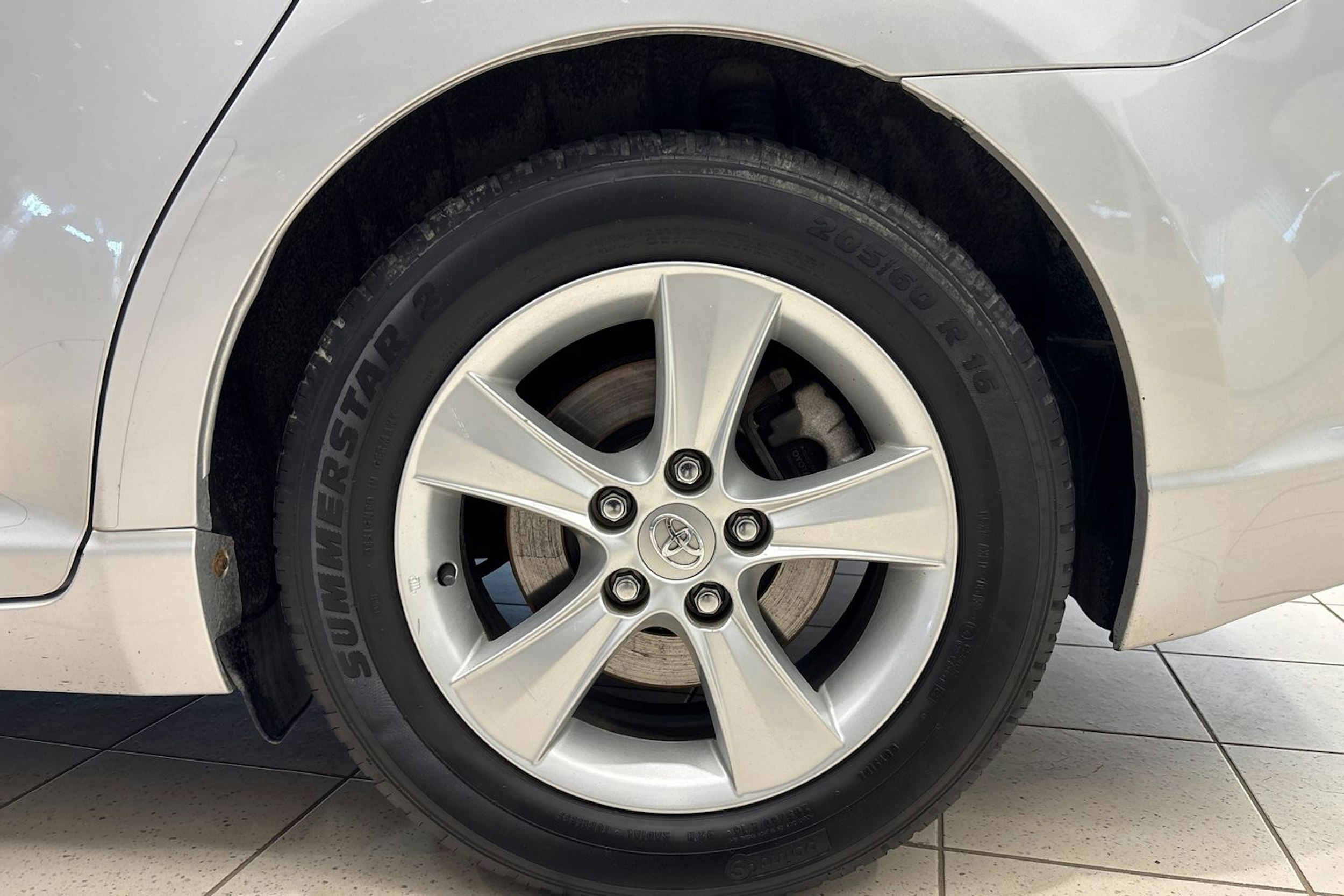 Hopea Toyota AVENSIS 2009 kuva 13.