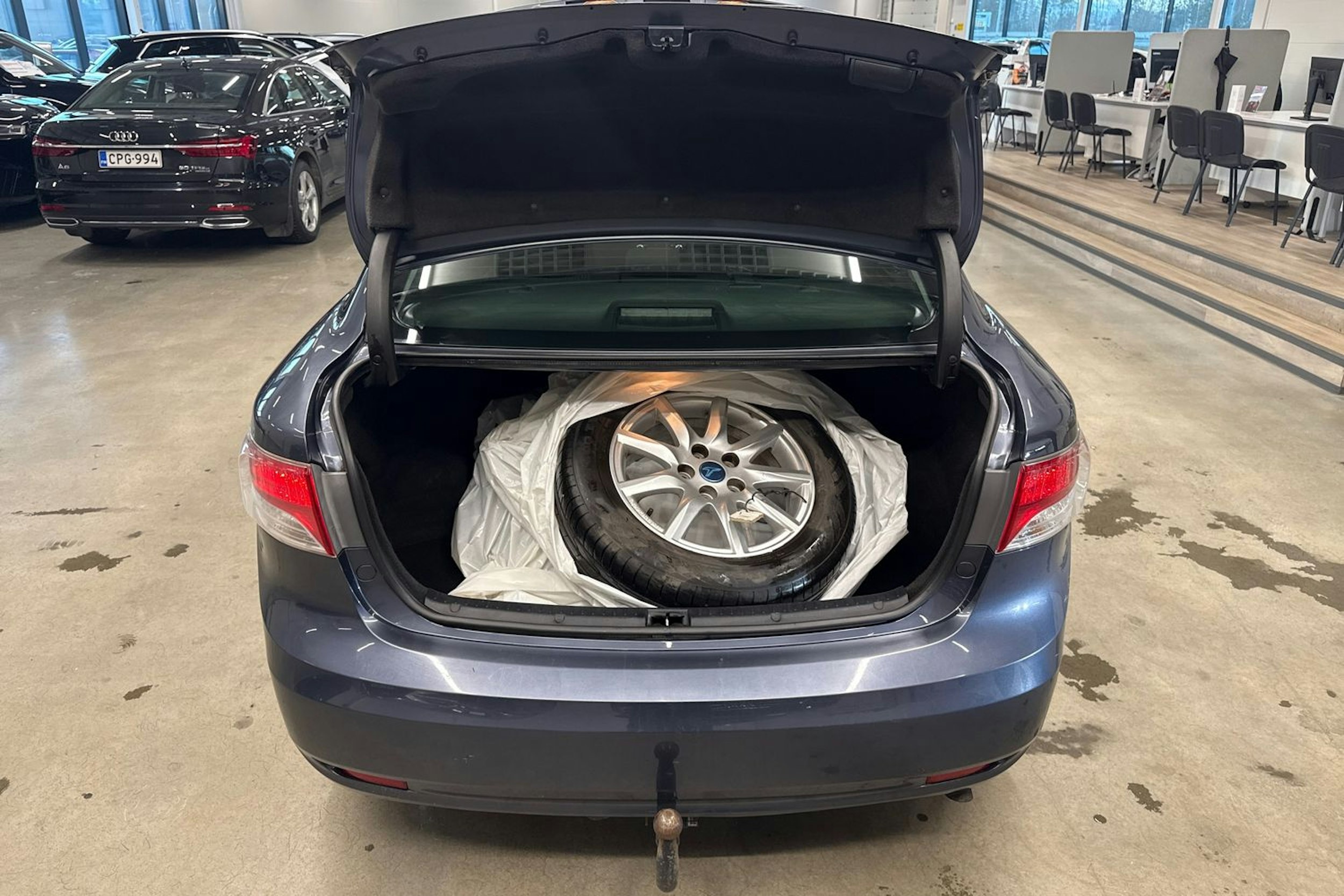 Sininen Toyota AVENSIS 2009 kuva 22.