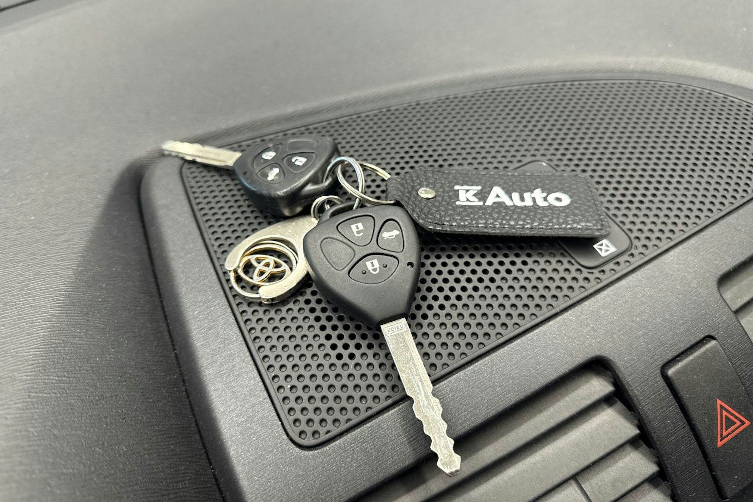 Sininen Toyota AVENSIS 2009 kuva 24.