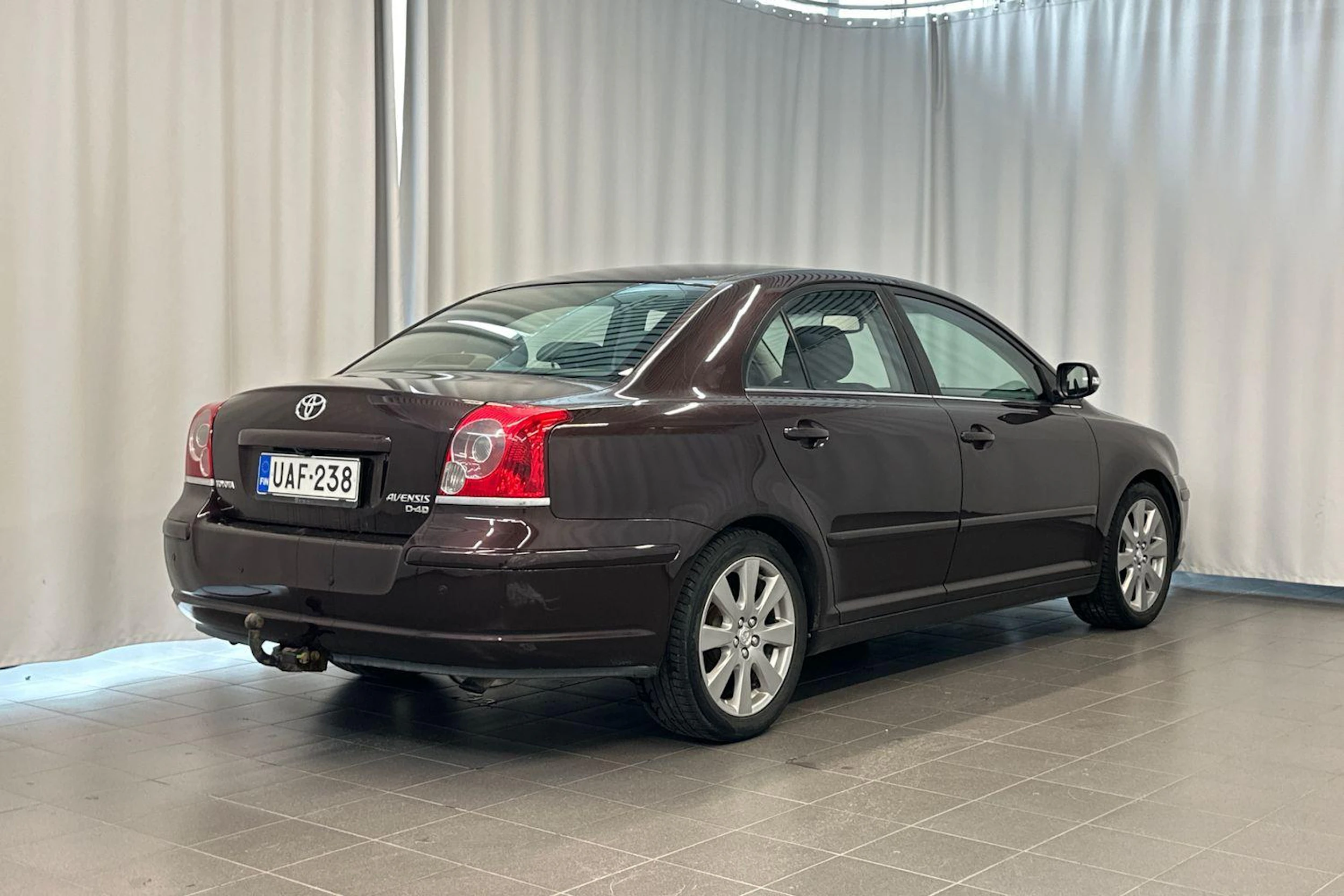 Punainen Toyota AVENSIS 2009 kuva 7.