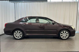 Punainen Toyota AVENSIS 2009 kuva 8.