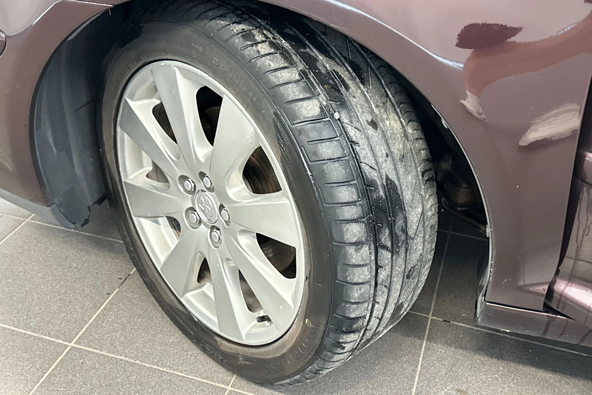 Punainen Toyota AVENSIS 2009 kuva 10.