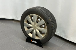 Punainen Toyota AVENSIS 2009 kuva 11.