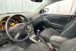 Punainen Toyota AVENSIS 2009 kuva 15.