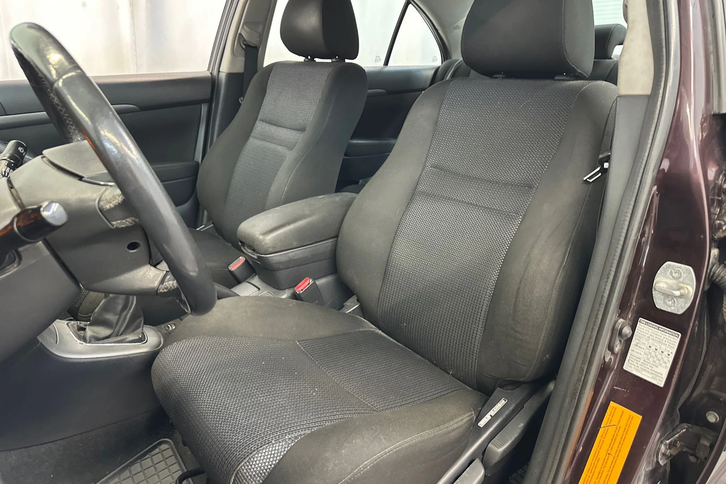 Punainen Toyota AVENSIS 2009 kuva 16.