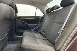 Punainen Toyota AVENSIS 2009 kuva 17.