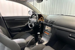 Punainen Toyota AVENSIS 2009 kuva 21.