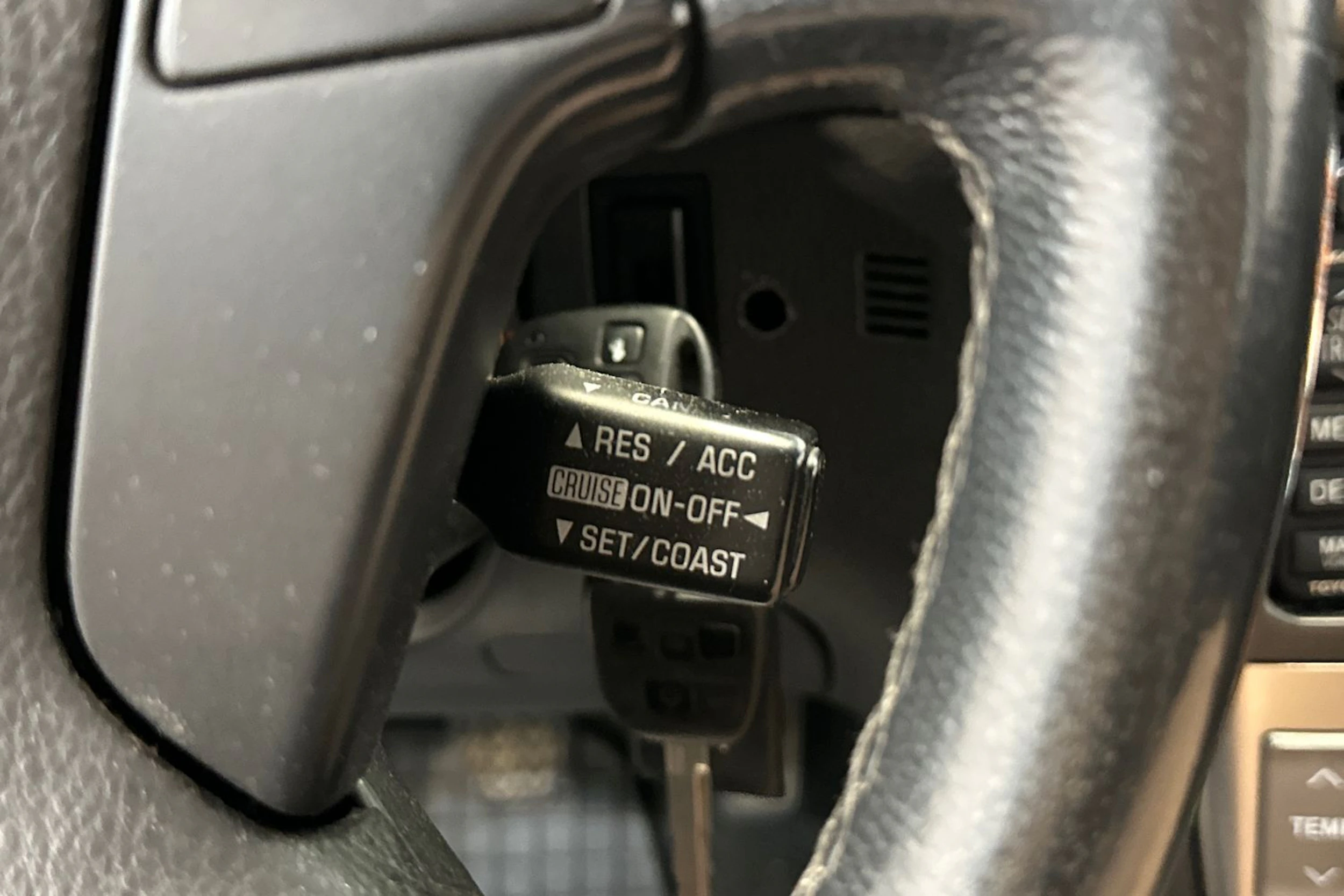 Punainen Toyota AVENSIS 2009 kuva 26.