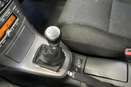 Punainen Toyota AVENSIS 2009 kuva 28.