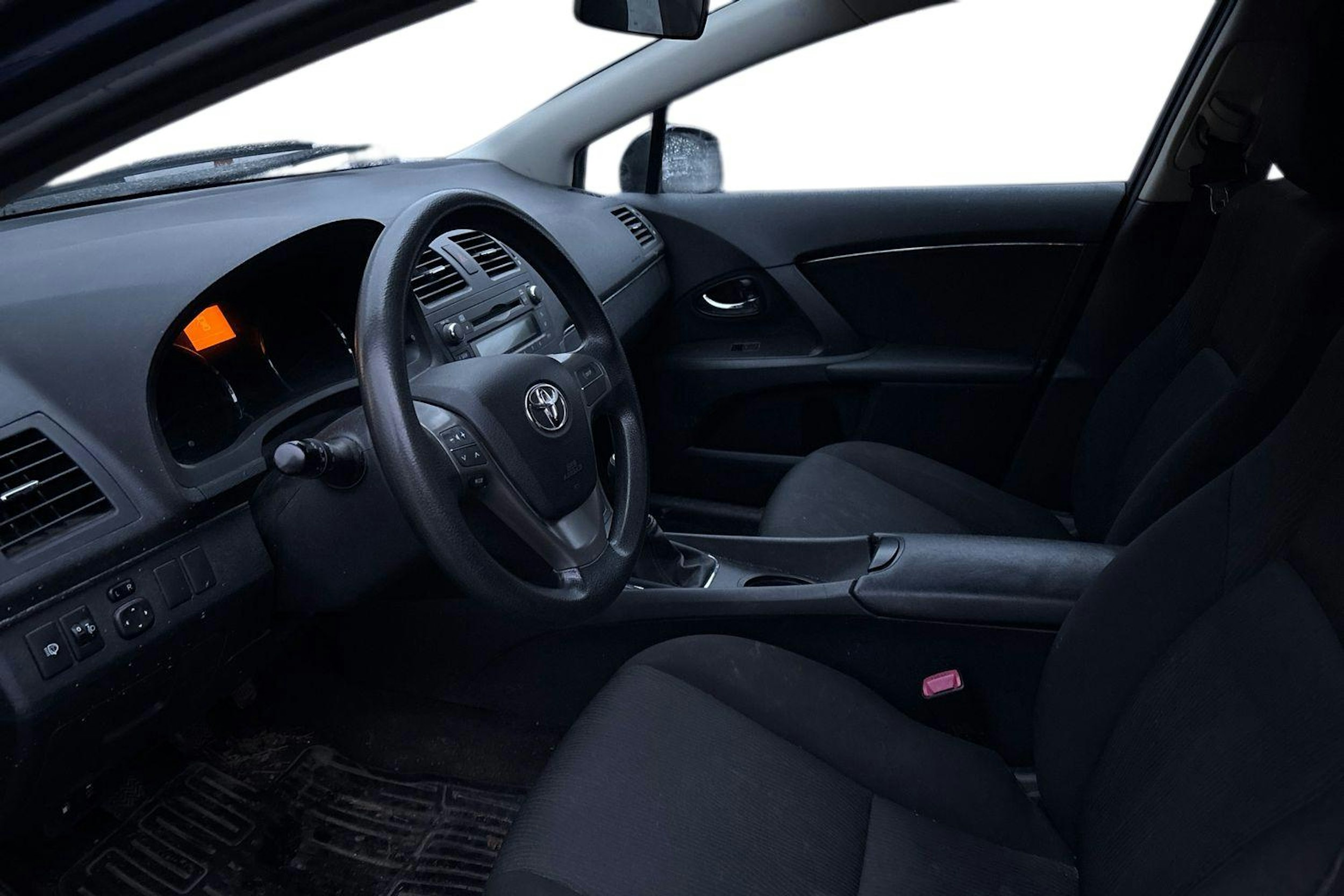 sininen Toyota Avensis 2010 kuva 3.