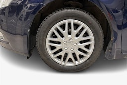 sininen Toyota Avensis 2010 kuva 11.