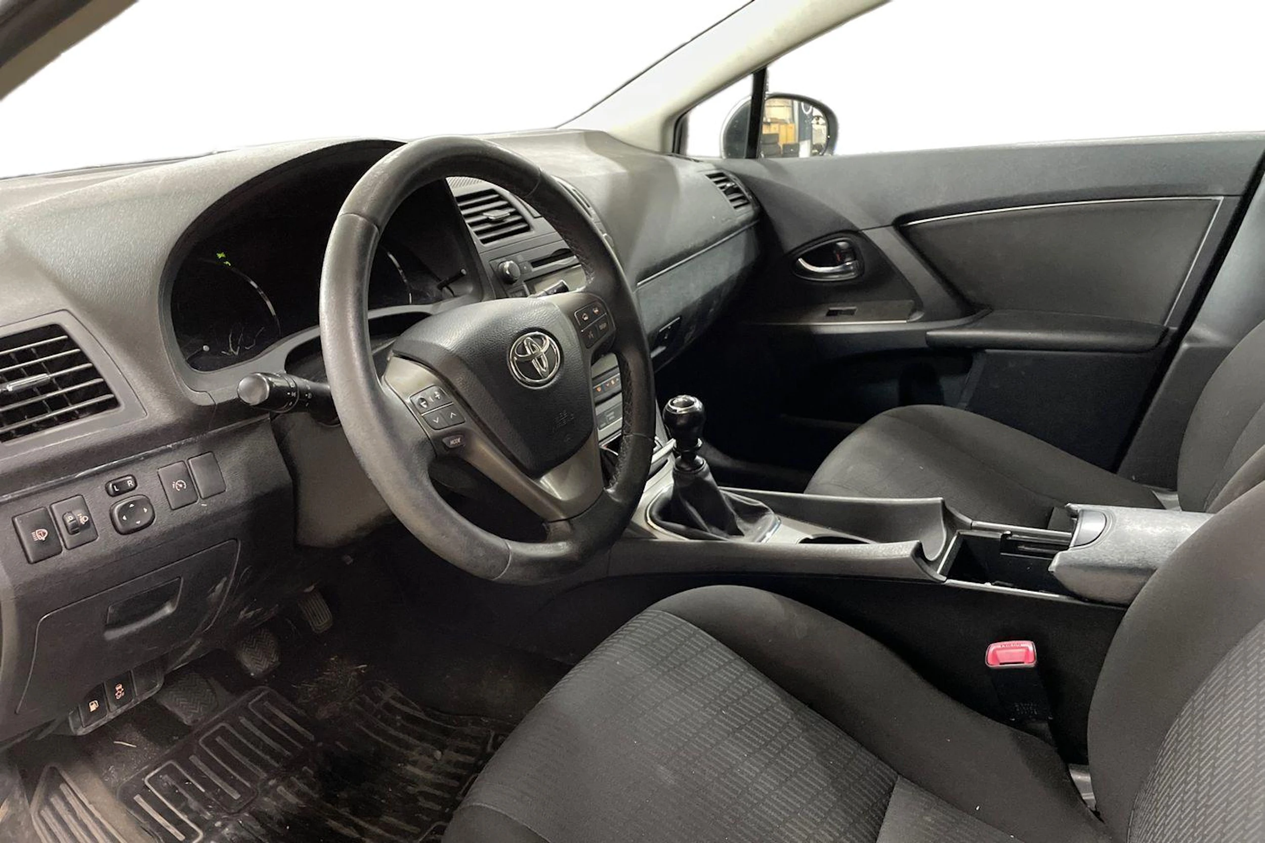 harmaa Toyota Avensis 2010 kuva 3.