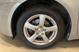 harmaa Toyota Avensis 2010 kuva 11.