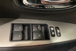 harmaa Toyota Avensis 2010 kuva 24.