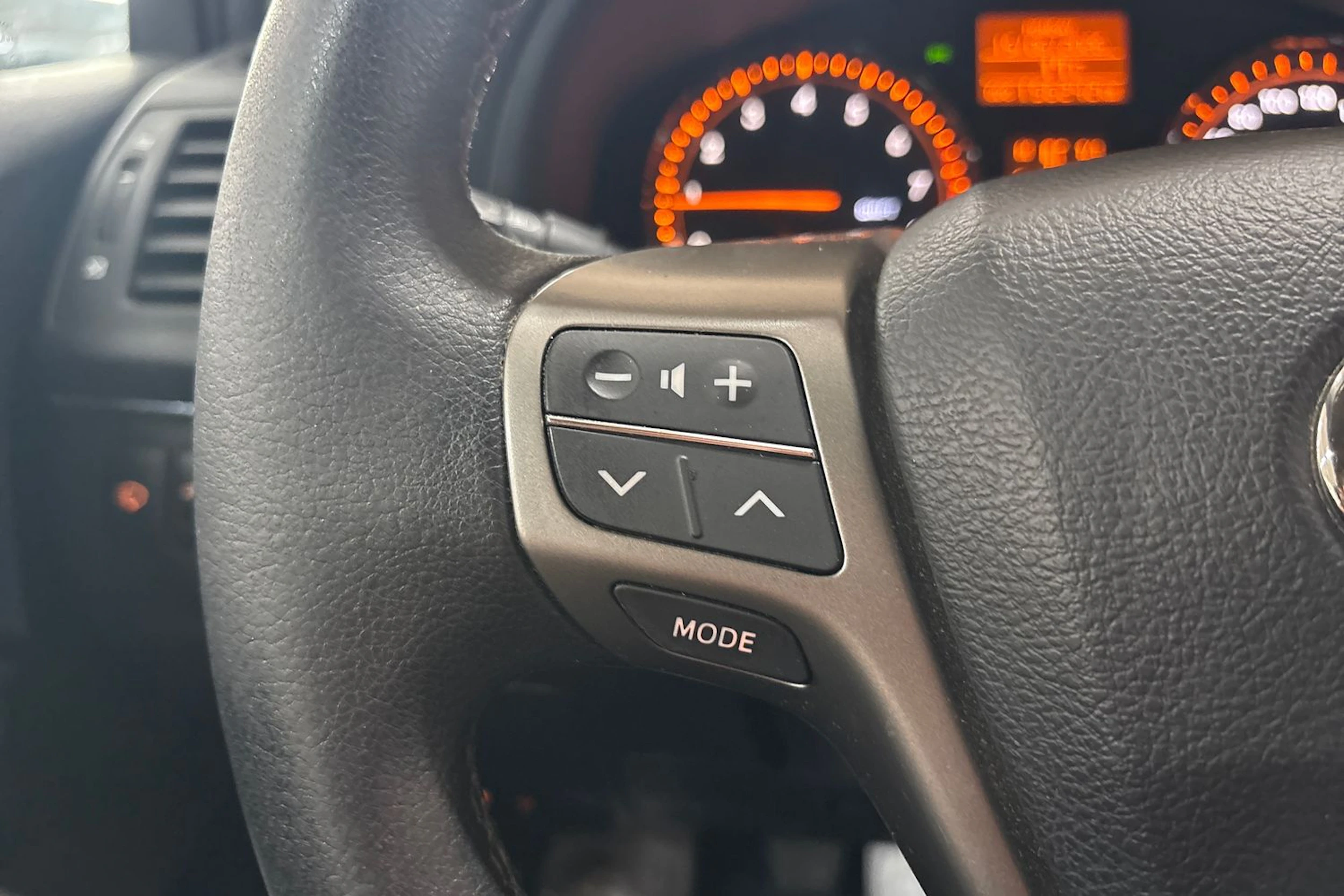 Harmaa Toyota AVENSIS 2010 kuva 19.