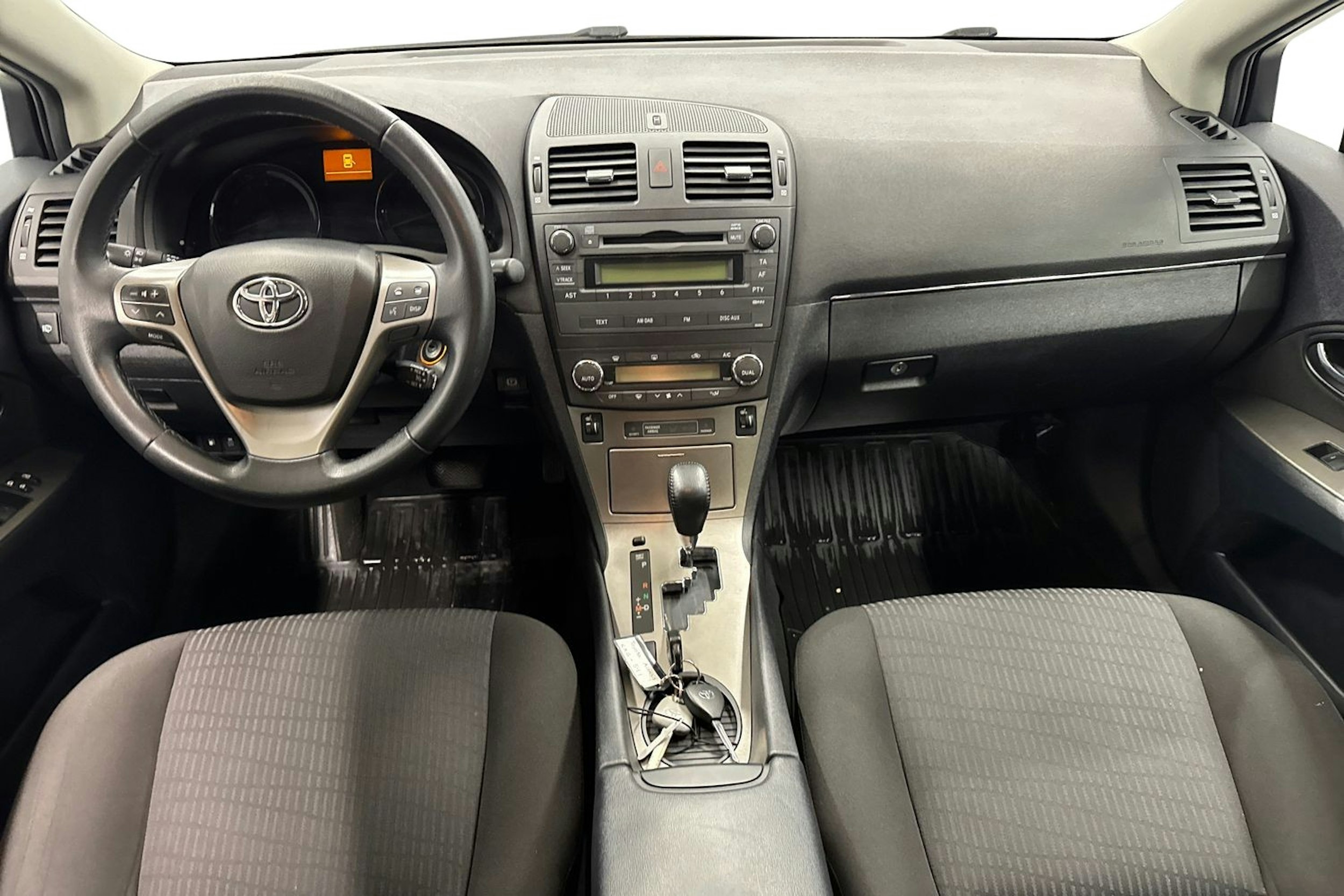 hopea Toyota Avensis 2010 kuva 9.