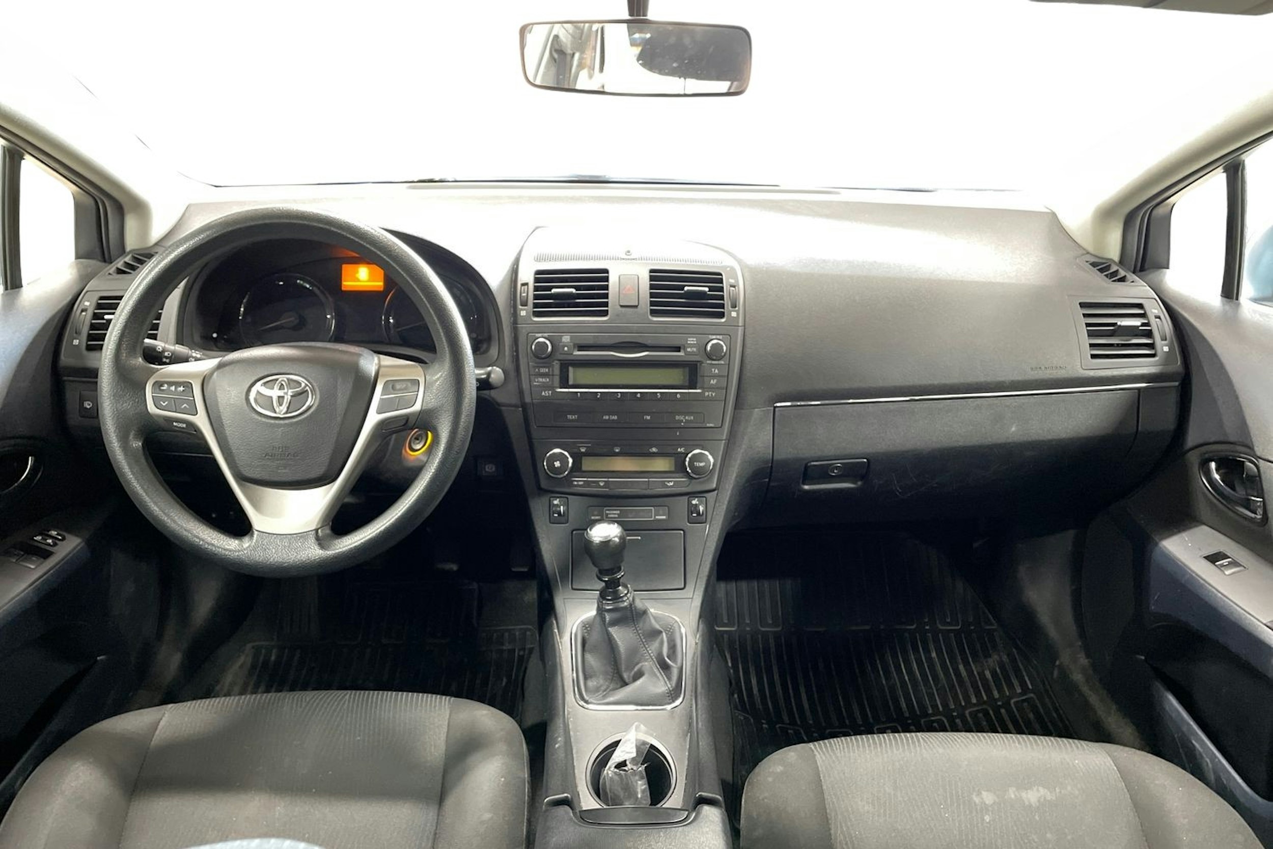 Hopea Toyota AVENSIS 2010 kuva 9.