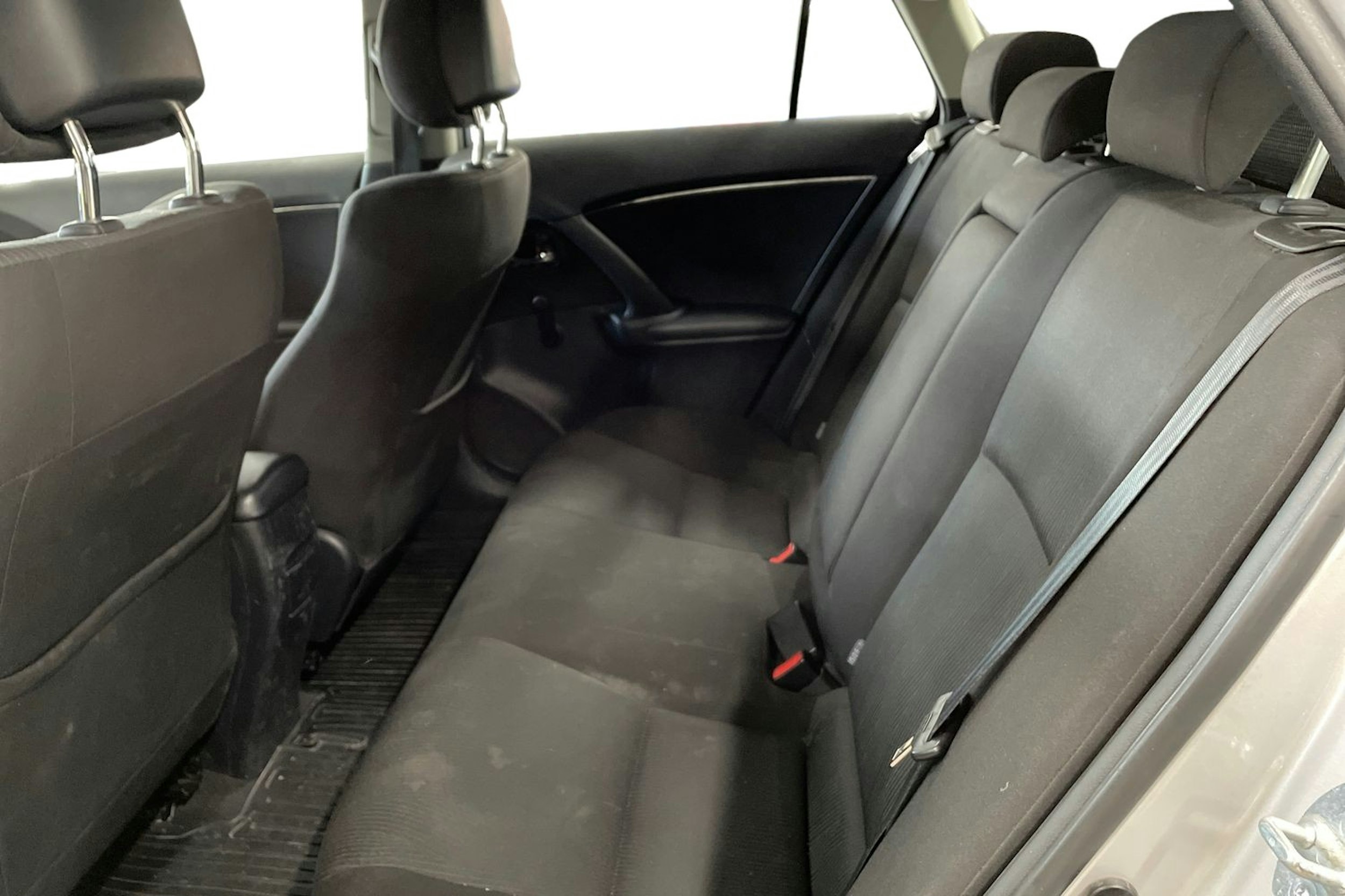 Hopea Toyota AVENSIS 2010 kuva 10.