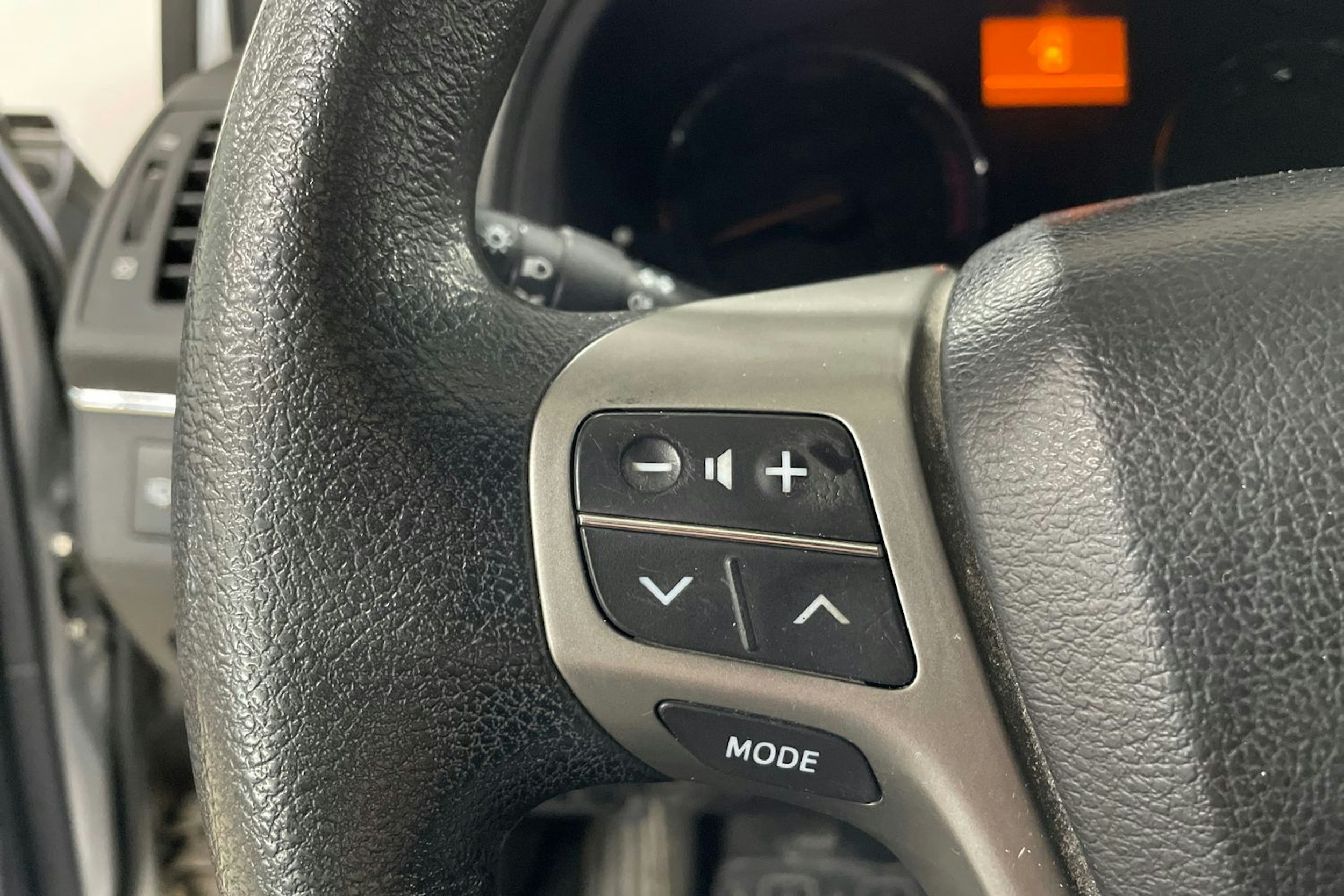 Hopea Toyota AVENSIS 2010 kuva 15.