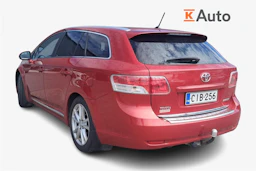 punainen Toyota Avensis 2011 kuva 2.
