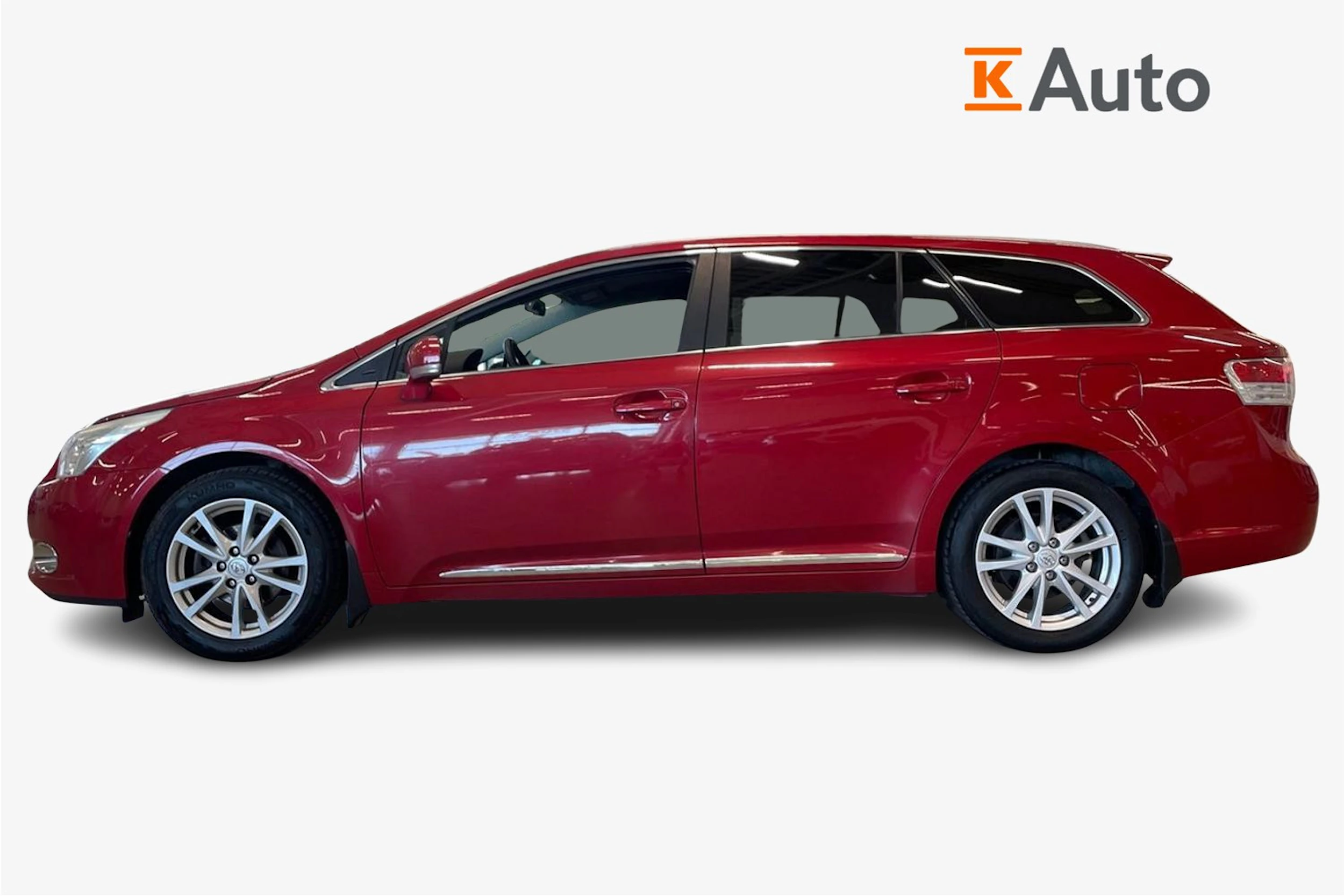 punainen Toyota Avensis 2011 kuva 5.