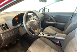 punainen Toyota Avensis 2011 kuva 6.