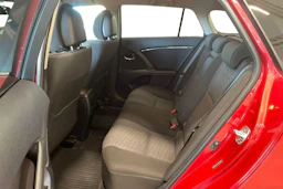 punainen Toyota Avensis 2011 kuva 8.