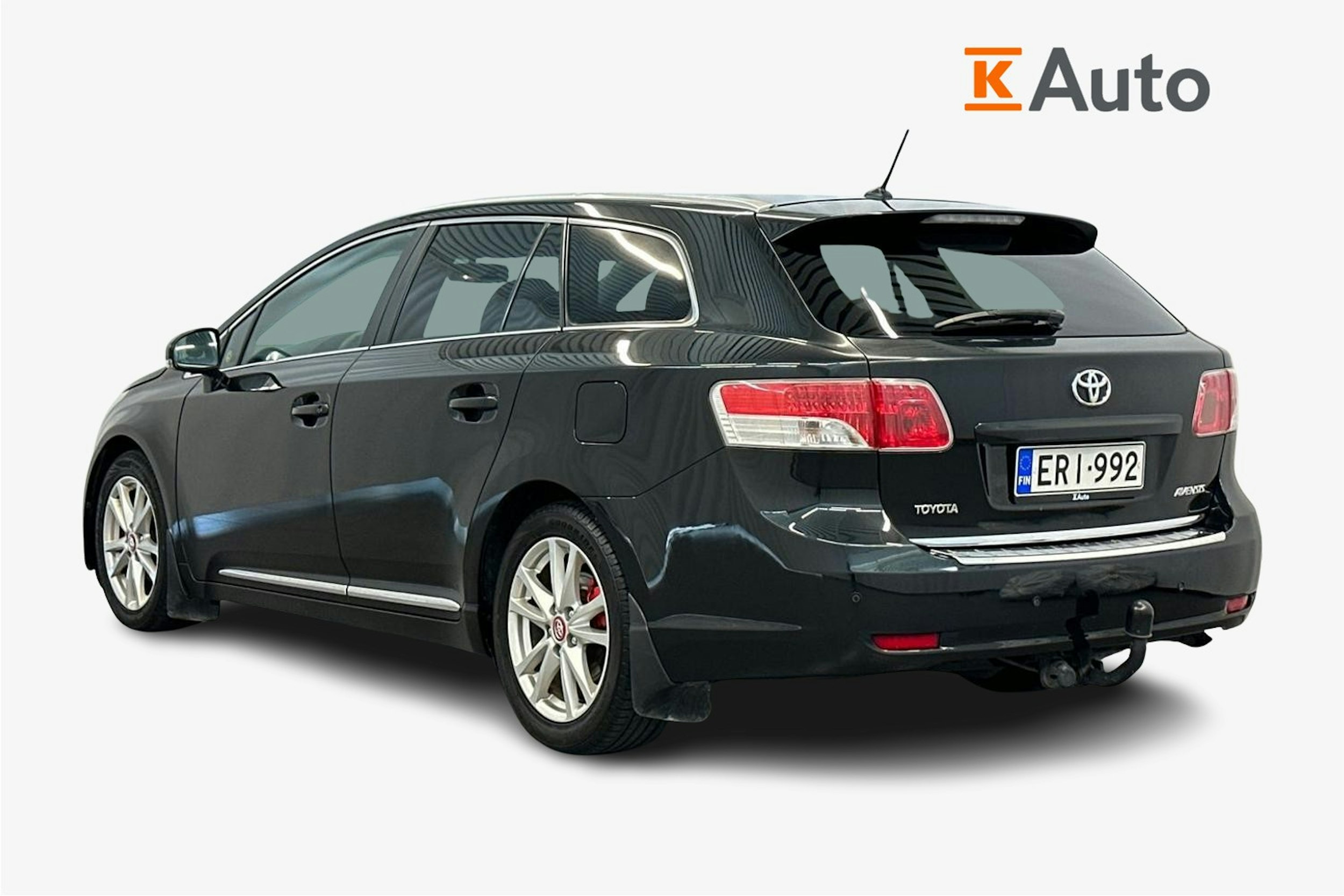 musta Toyota Avensis 2011 kuva 2.