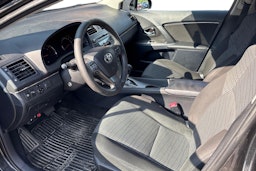 musta Toyota Avensis 2011 kuva 3.