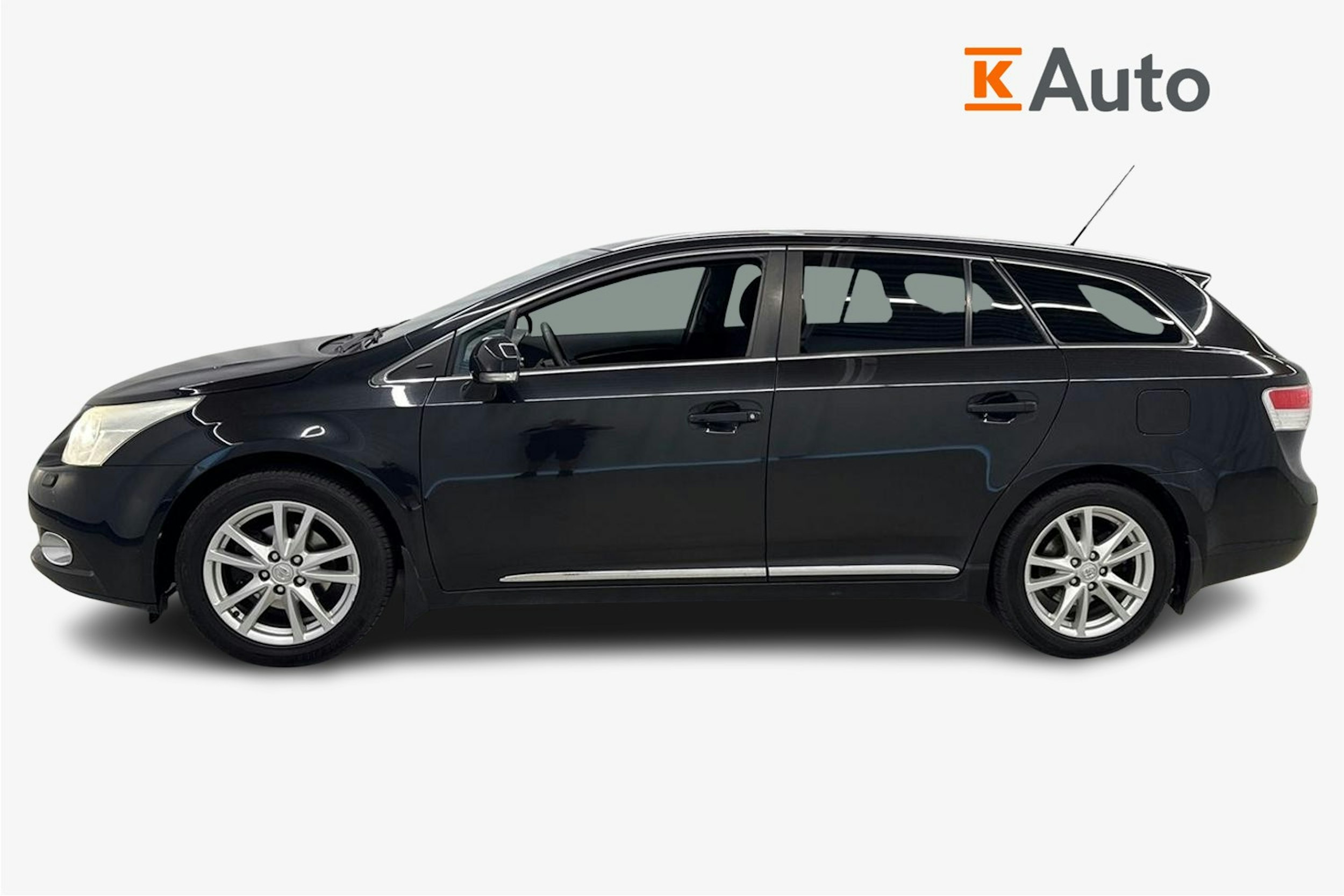 musta Toyota Avensis 2011 kuva 6.