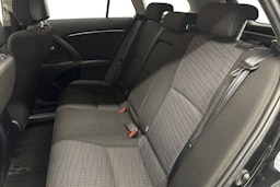 musta Toyota Avensis 2011 kuva 10.