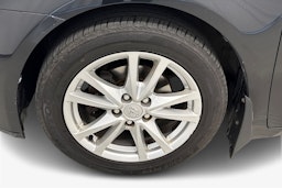 musta Toyota Avensis 2011 kuva 11.