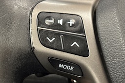 musta Toyota Avensis 2011 kuva 18.