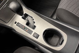 musta Toyota Avensis 2011 kuva 24.