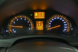 Punainen Toyota AVENSIS 2011 kuva 14.