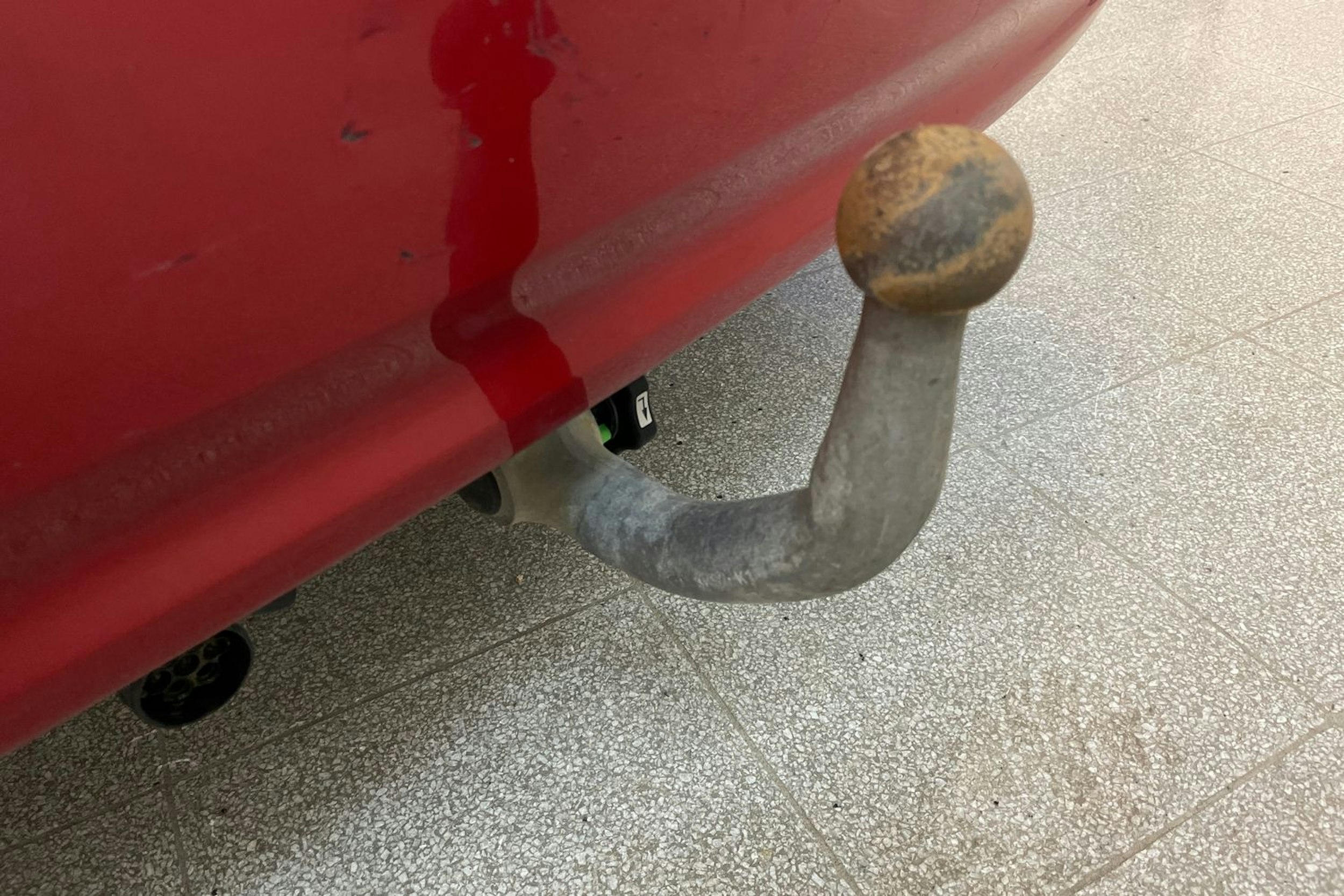 Punainen Toyota AVENSIS 2011 kuva 20.