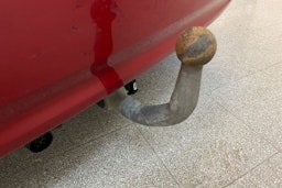 Punainen Toyota AVENSIS 2011 kuva 20.