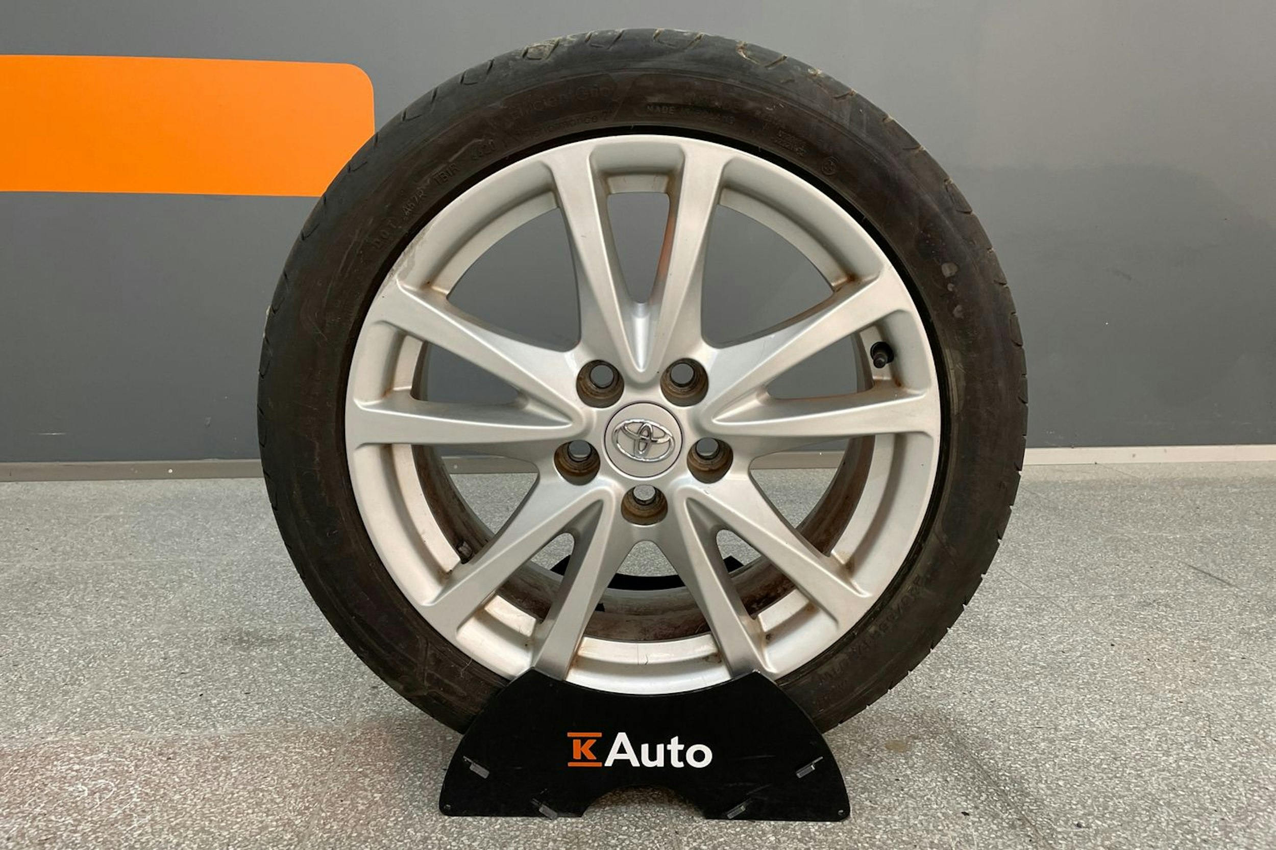 Punainen Toyota AVENSIS 2011 kuva 22.