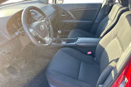 punainen Toyota Avensis 2011 kuva 3.